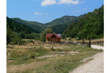 România Privát Zărneşti, Exteriorul